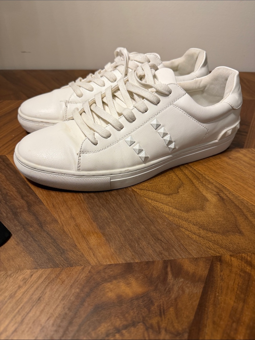 Steve Madden Irvine Sneakers Sz 10